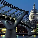 Your London Home: 1Br Flat With Modern Amenities