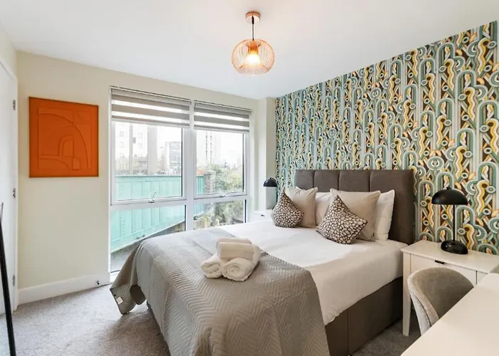 Your London Home: 1Br Flat With Modern Amenities