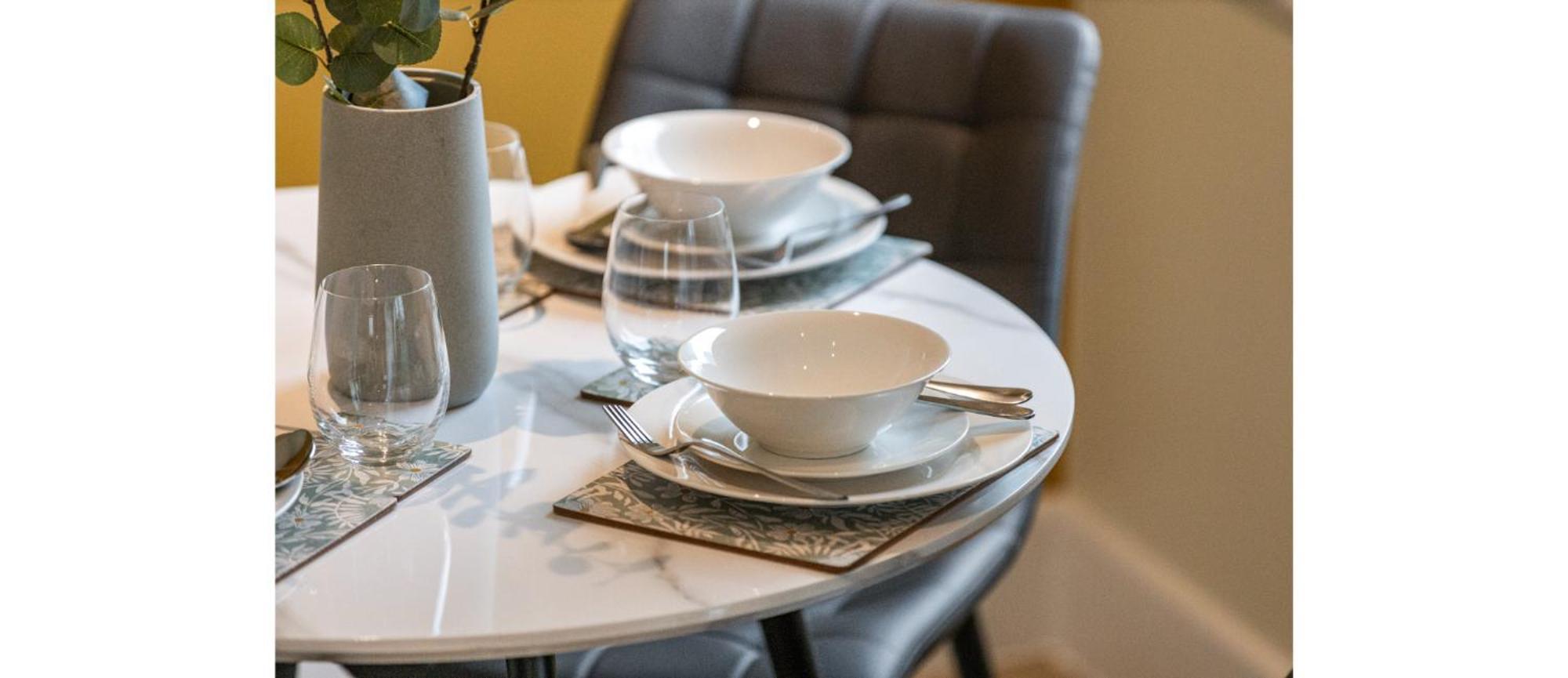 Your Home: 1br Flat With Modern Amenities