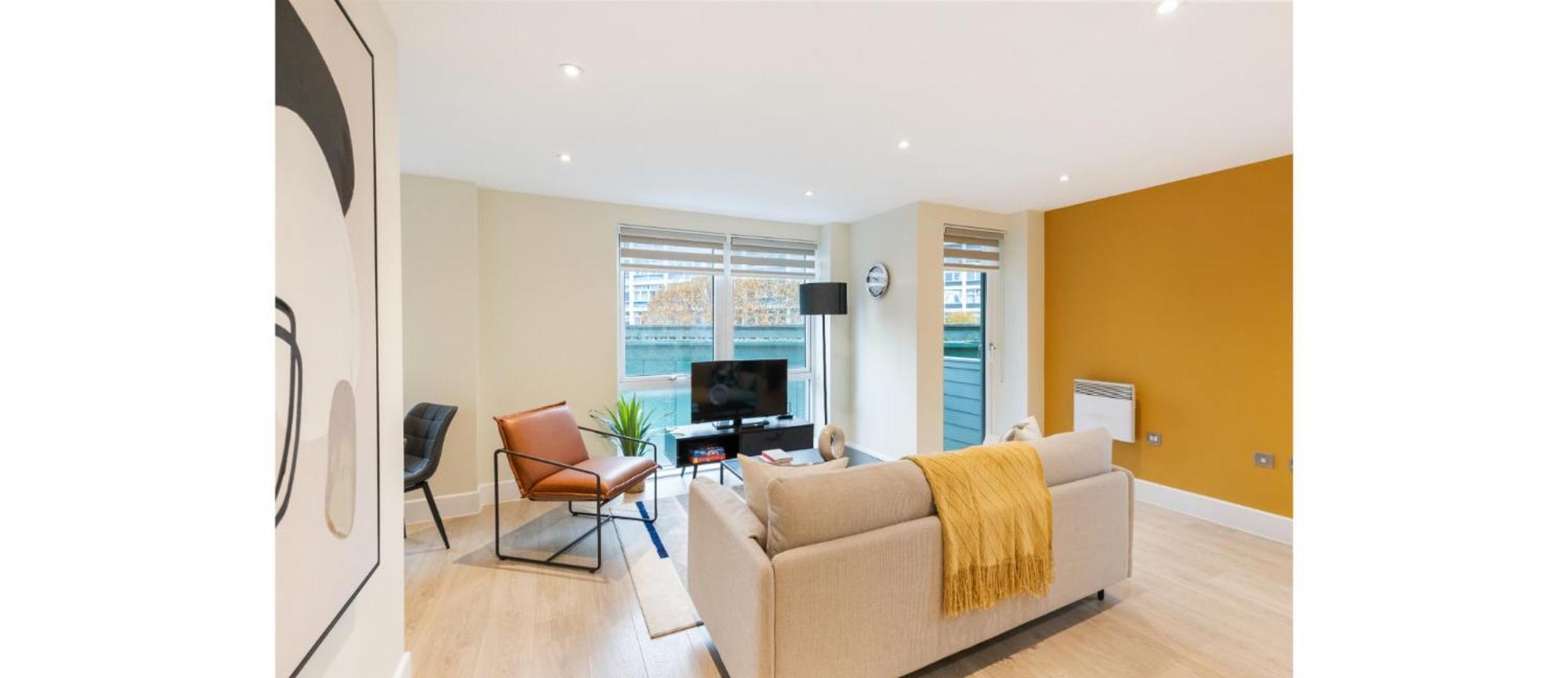 Appartamento Your Home: 1br Flat With Modern Amenities