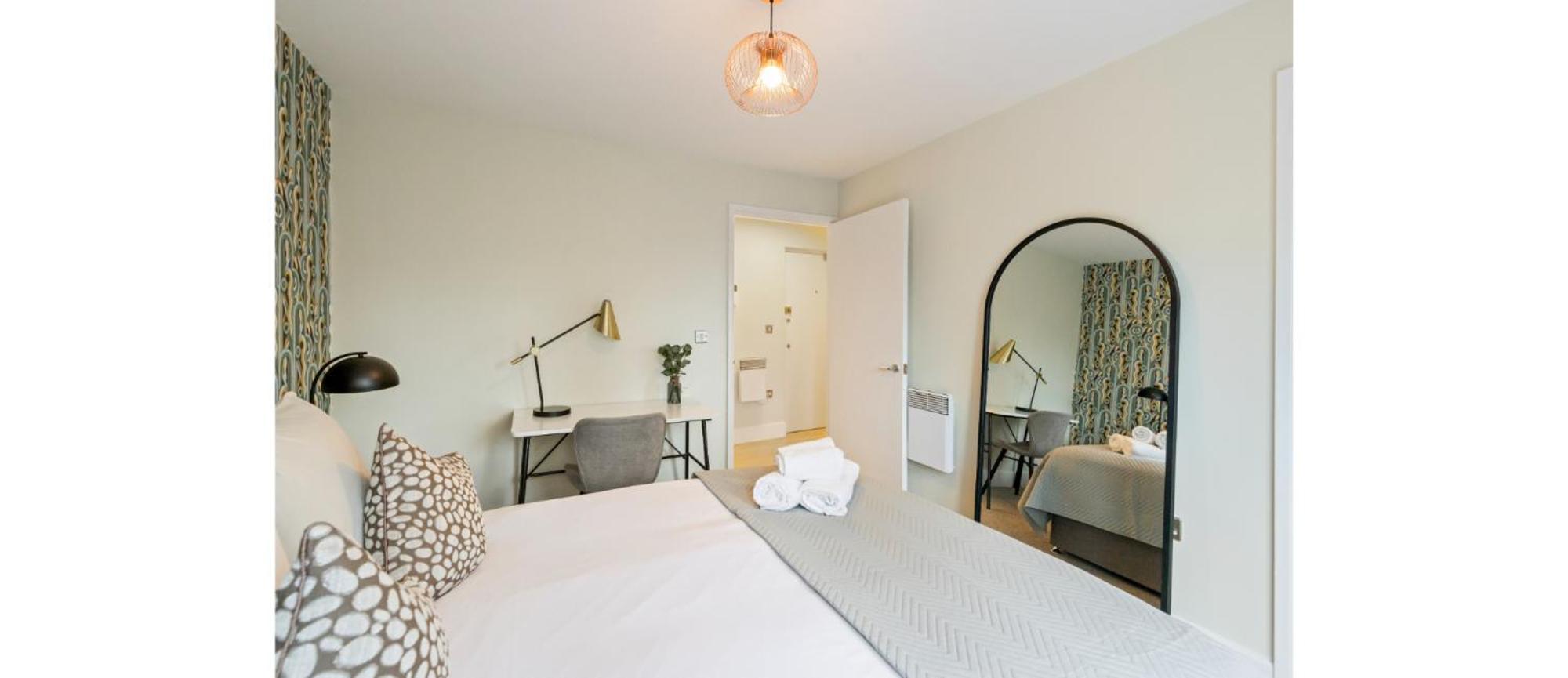 Your Home: 1br Flat With Modern Amenities Appartamento *